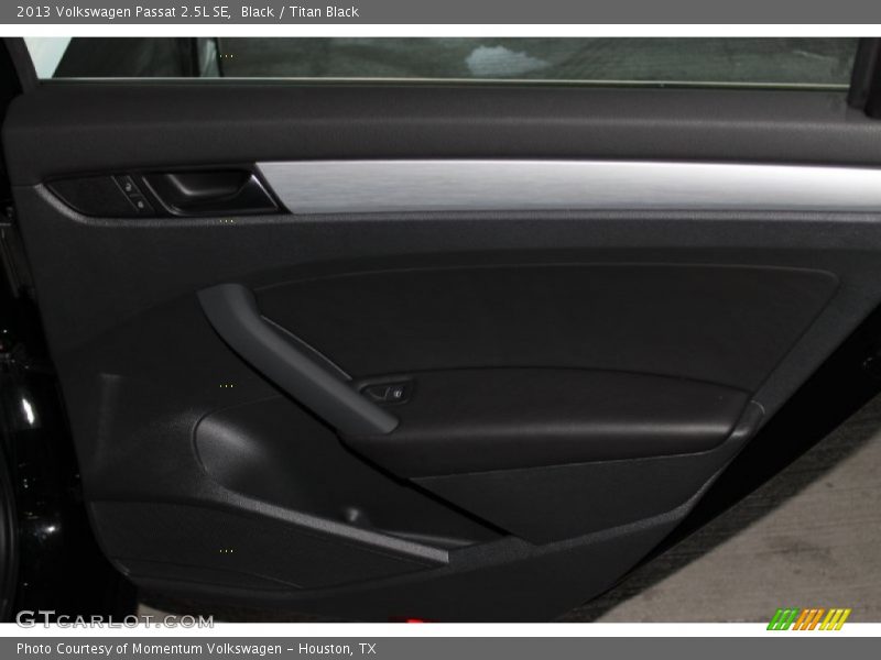 Black / Titan Black 2013 Volkswagen Passat 2.5L SE