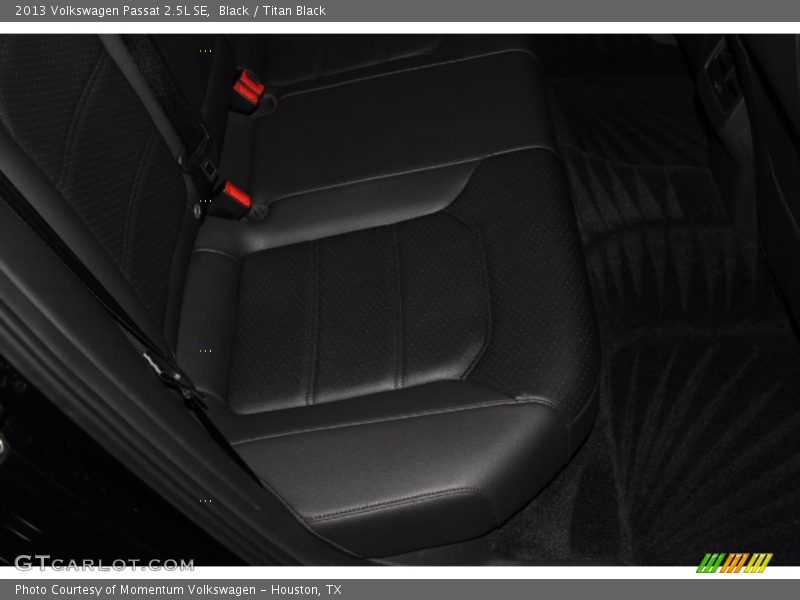 Black / Titan Black 2013 Volkswagen Passat 2.5L SE