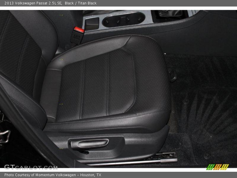 Black / Titan Black 2013 Volkswagen Passat 2.5L SE