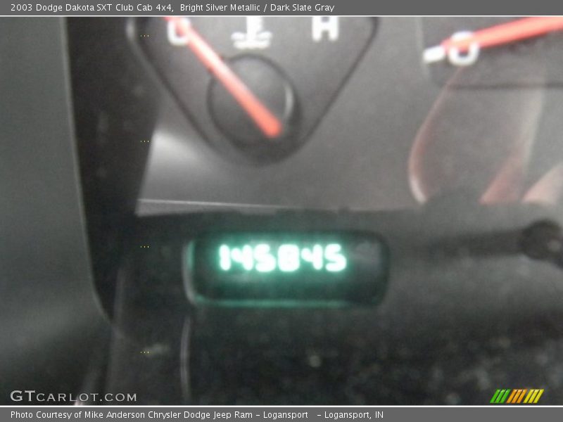 Bright Silver Metallic / Dark Slate Gray 2003 Dodge Dakota SXT Club Cab 4x4