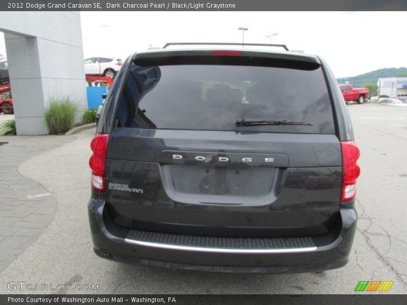 Dark Charcoal Pearl / Black/Light Graystone 2012 Dodge Grand Caravan SE