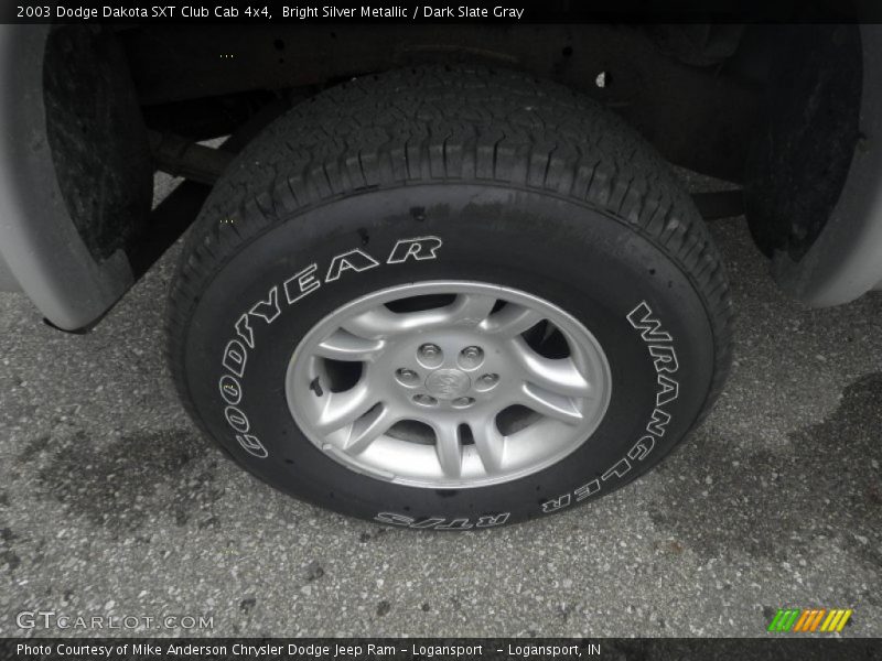 Bright Silver Metallic / Dark Slate Gray 2003 Dodge Dakota SXT Club Cab 4x4
