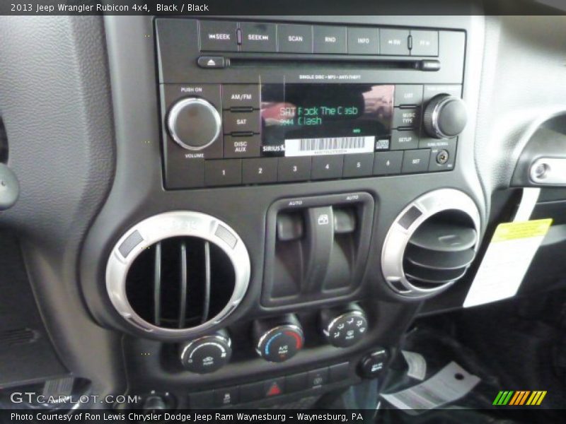 Black / Black 2013 Jeep Wrangler Rubicon 4x4