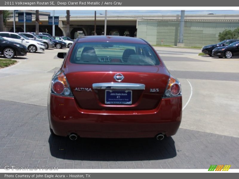 Deep Claret Red Metallic / Aero Gray 2011 Volkswagen Routan SE