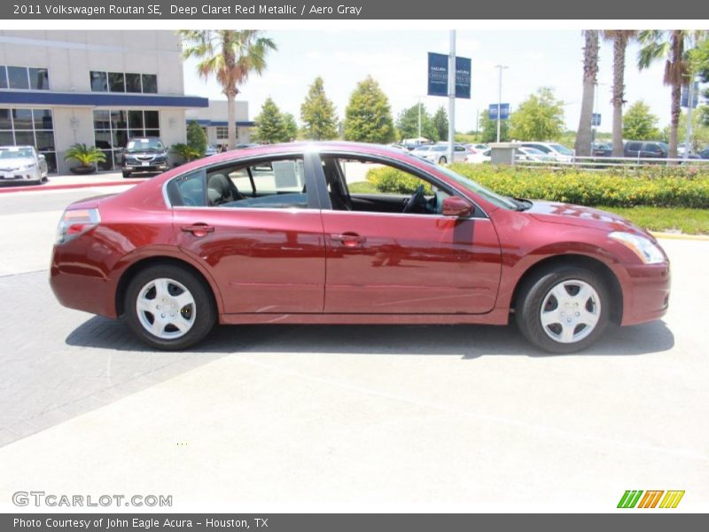 Deep Claret Red Metallic / Aero Gray 2011 Volkswagen Routan SE