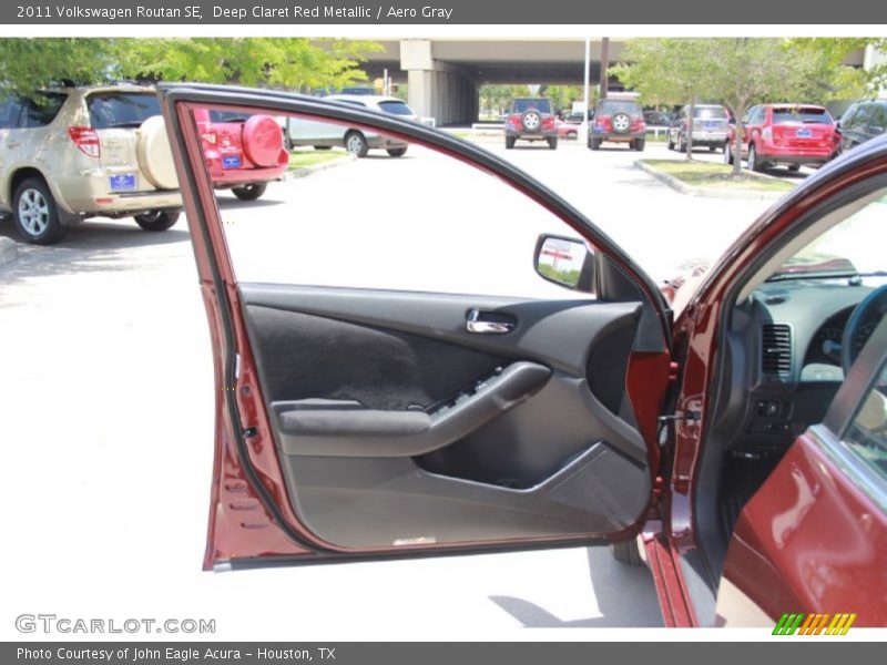 Deep Claret Red Metallic / Aero Gray 2011 Volkswagen Routan SE