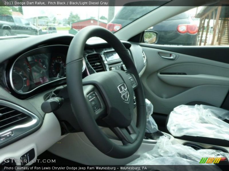 Pitch Black / Black/Light Diesel Gray 2013 Dodge Dart Rallye