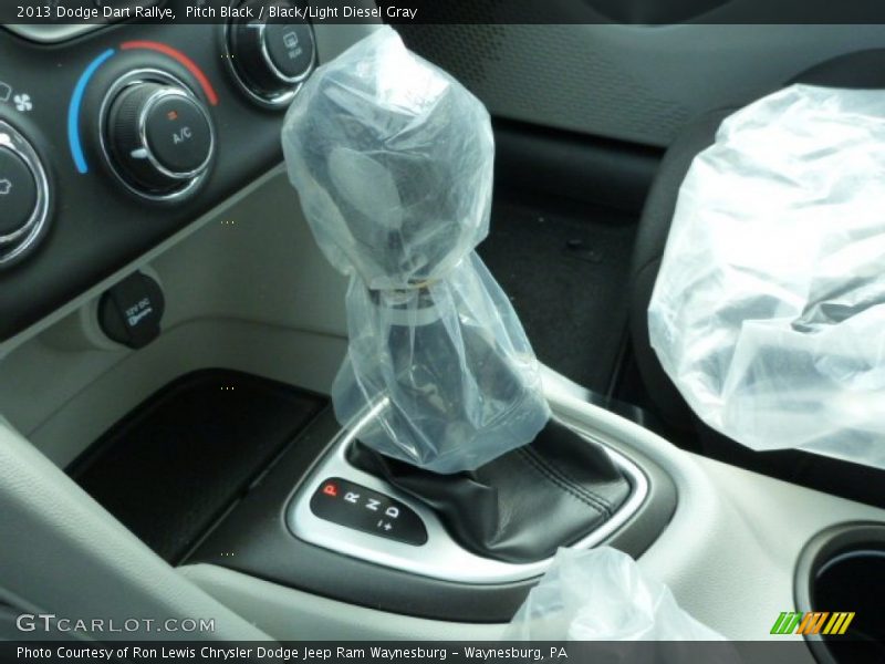 Pitch Black / Black/Light Diesel Gray 2013 Dodge Dart Rallye