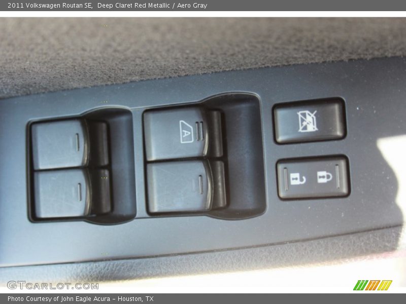 Deep Claret Red Metallic / Aero Gray 2011 Volkswagen Routan SE