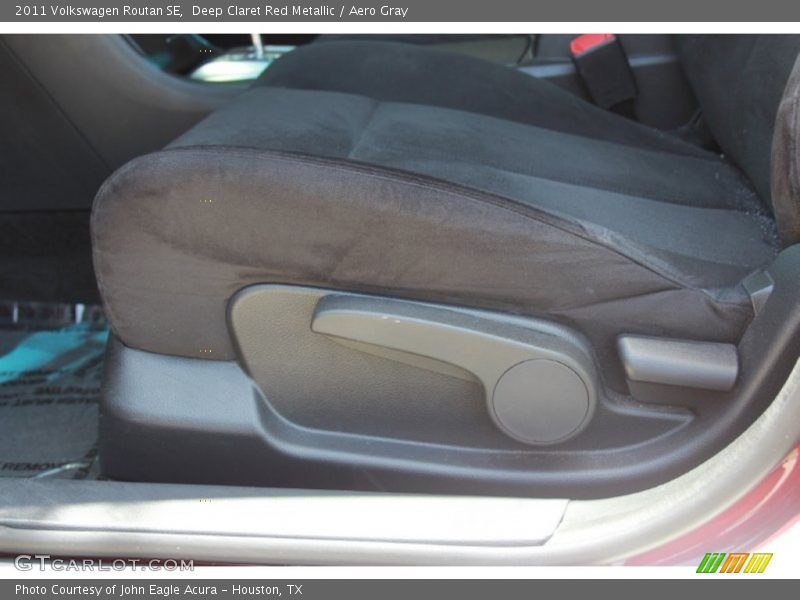 Deep Claret Red Metallic / Aero Gray 2011 Volkswagen Routan SE
