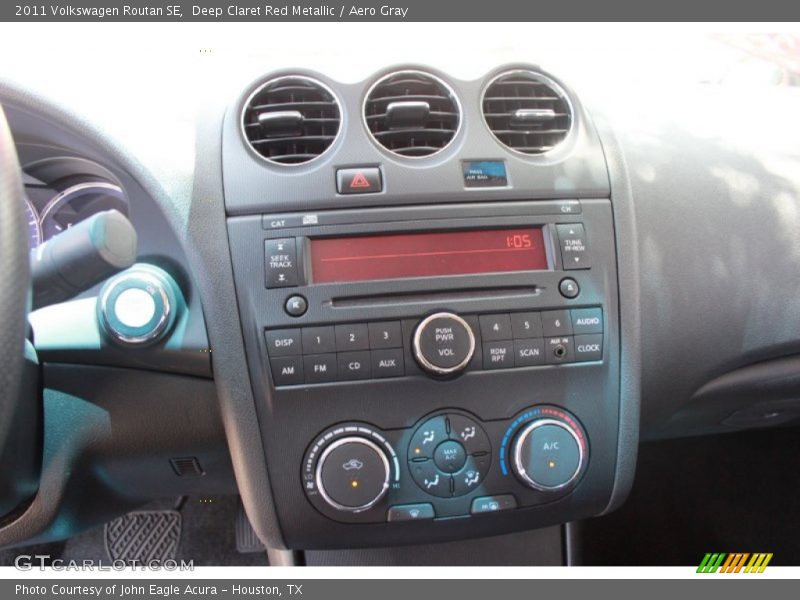 Deep Claret Red Metallic / Aero Gray 2011 Volkswagen Routan SE