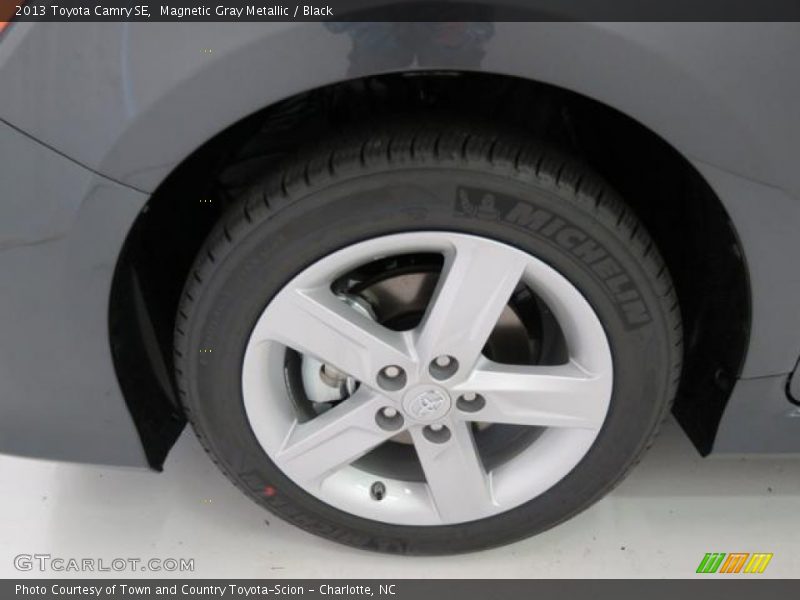 Magnetic Gray Metallic / Black 2013 Toyota Camry SE