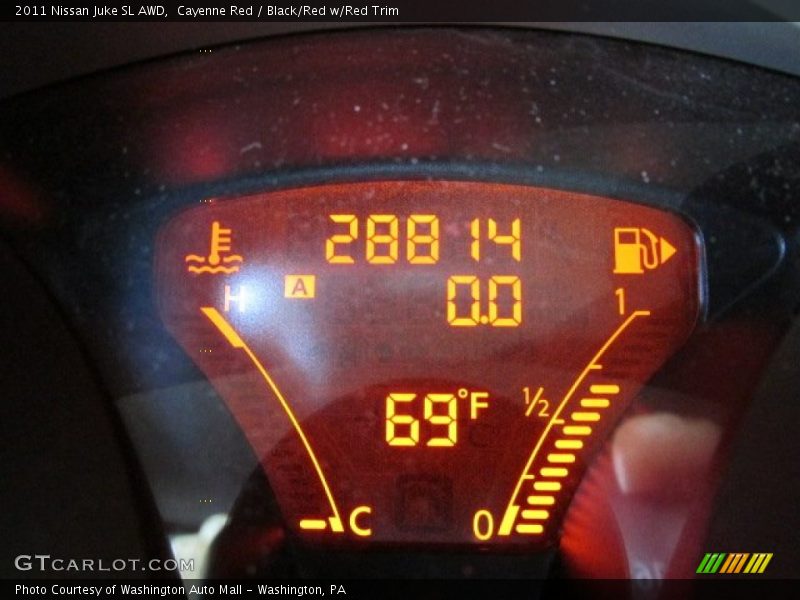 Cayenne Red / Black/Red w/Red Trim 2011 Nissan Juke SL AWD
