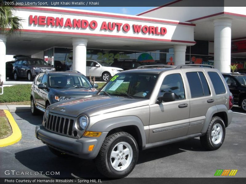 Light Khaki Metallic / Khaki 2005 Jeep Liberty Sport
