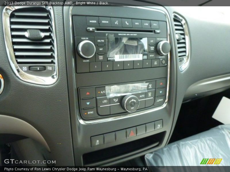 Bright White / Black 2013 Dodge Durango SXT Blacktop AWD