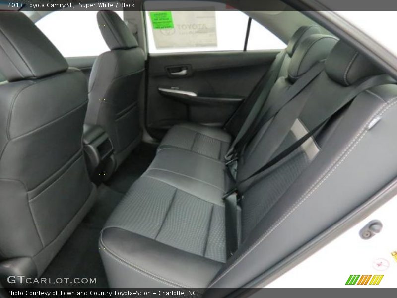 Super White / Black 2013 Toyota Camry SE