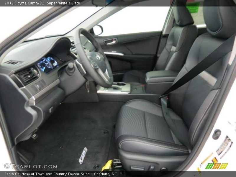 Super White / Black 2013 Toyota Camry SE