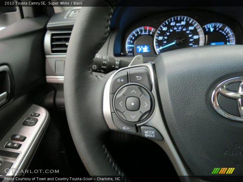 Super White / Black 2013 Toyota Camry SE