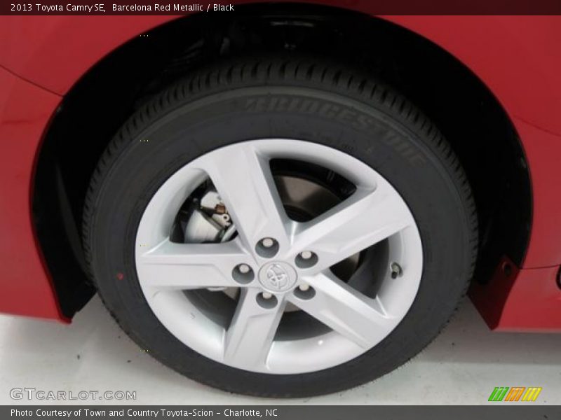 Barcelona Red Metallic / Black 2013 Toyota Camry SE