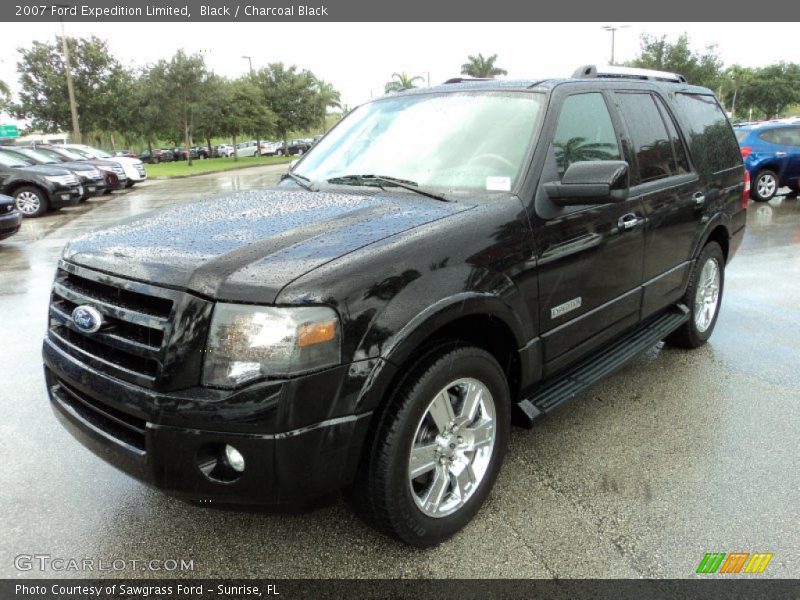 Front 3/4 View of 2007 Expedition Limited