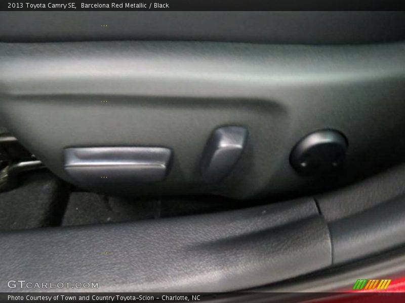 Barcelona Red Metallic / Black 2013 Toyota Camry SE
