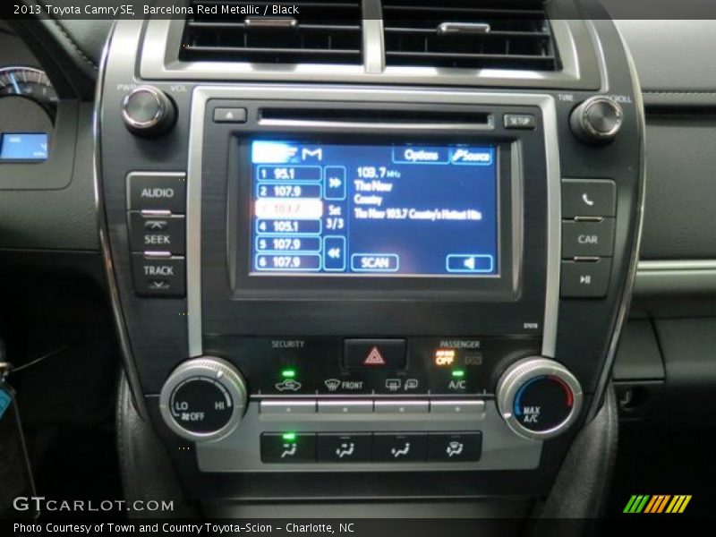 Barcelona Red Metallic / Black 2013 Toyota Camry SE