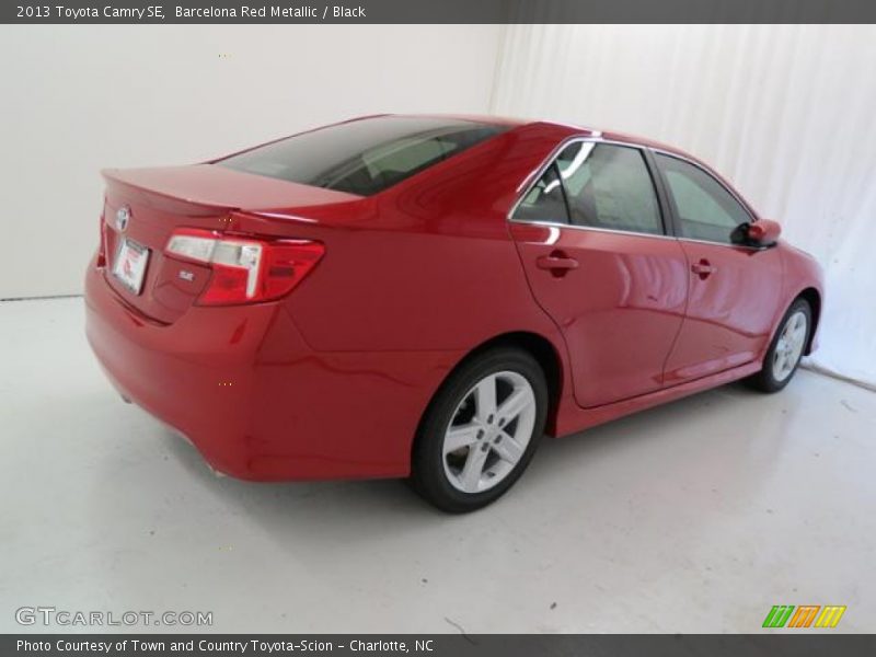 Barcelona Red Metallic / Black 2013 Toyota Camry SE