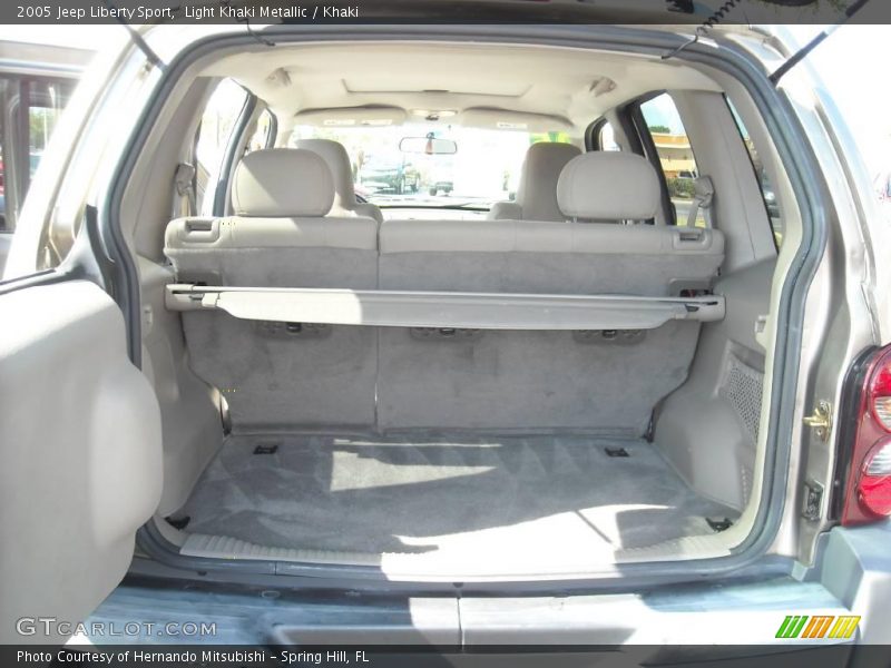 Light Khaki Metallic / Khaki 2005 Jeep Liberty Sport