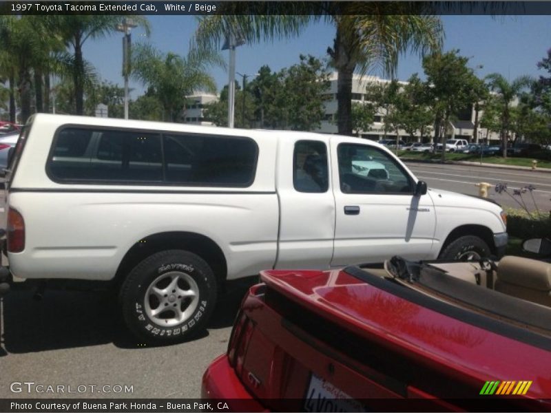 White / Beige 1997 Toyota Tacoma Extended Cab