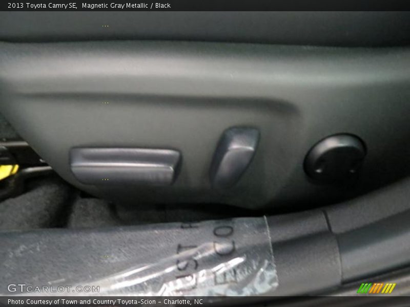 Magnetic Gray Metallic / Black 2013 Toyota Camry SE