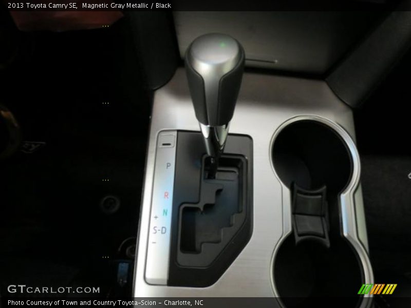 Magnetic Gray Metallic / Black 2013 Toyota Camry SE