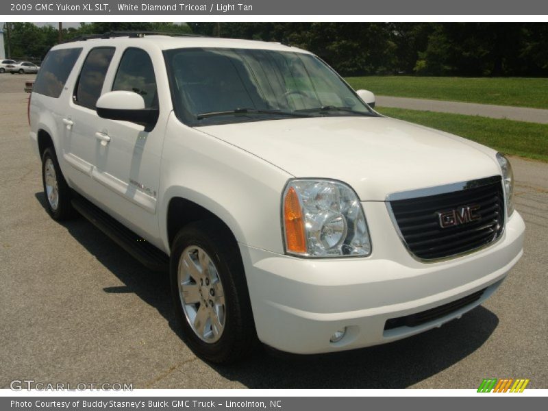 White Diamond Tricoat / Light Tan 2009 GMC Yukon XL SLT