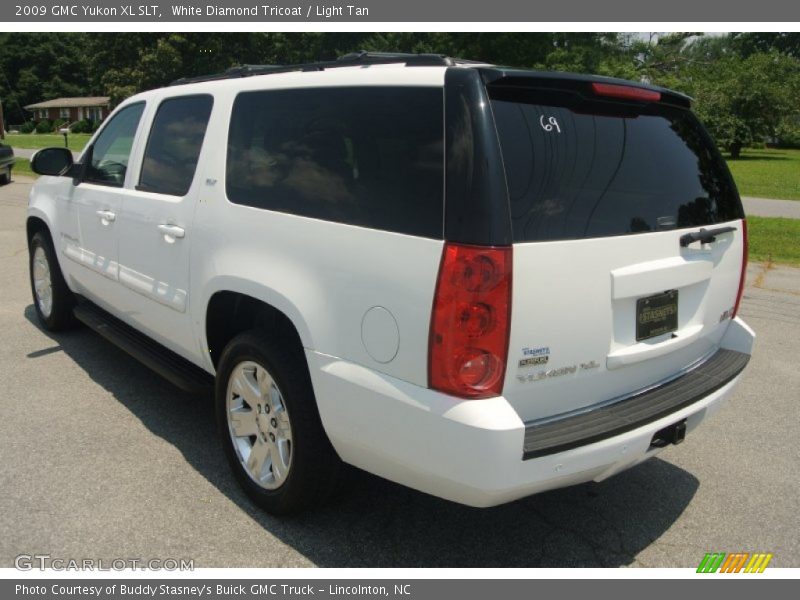 White Diamond Tricoat / Light Tan 2009 GMC Yukon XL SLT