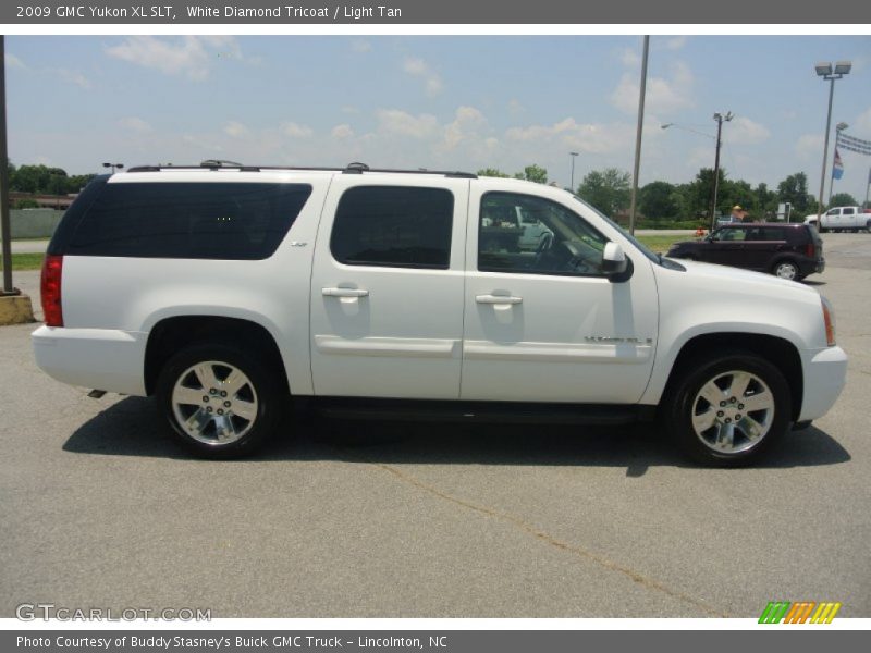 White Diamond Tricoat / Light Tan 2009 GMC Yukon XL SLT