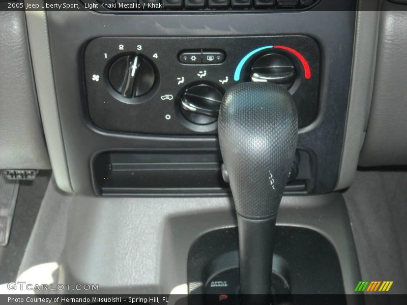 Light Khaki Metallic / Khaki 2005 Jeep Liberty Sport