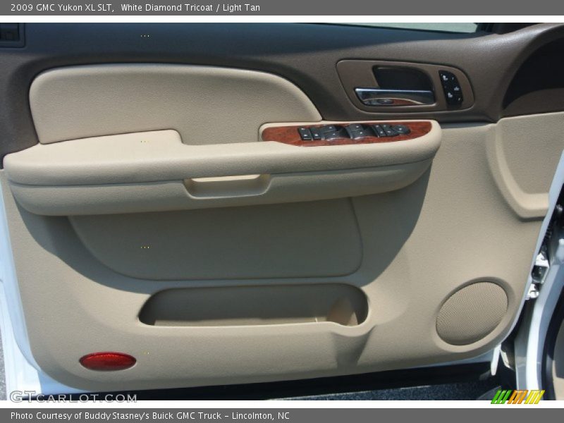 White Diamond Tricoat / Light Tan 2009 GMC Yukon XL SLT