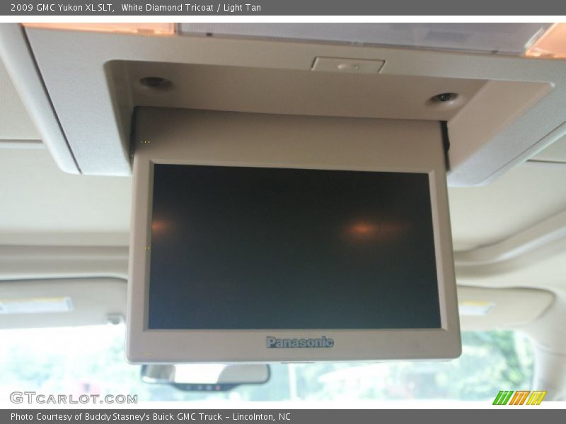 White Diamond Tricoat / Light Tan 2009 GMC Yukon XL SLT