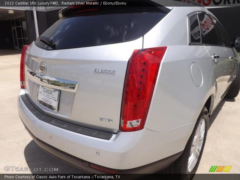 Radiant Silver Metallic / Ebony/Ebony 2013 Cadillac SRX Luxury FWD