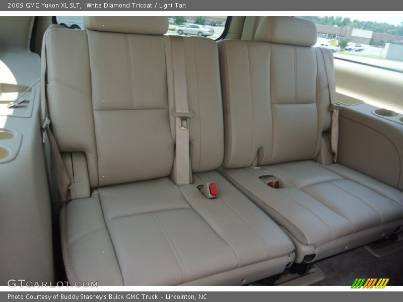 White Diamond Tricoat / Light Tan 2009 GMC Yukon XL SLT