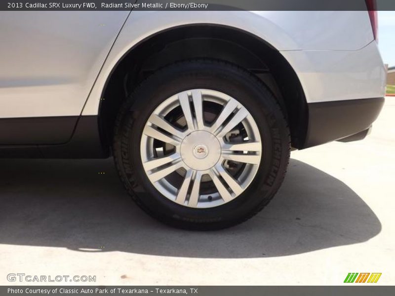Radiant Silver Metallic / Ebony/Ebony 2013 Cadillac SRX Luxury FWD