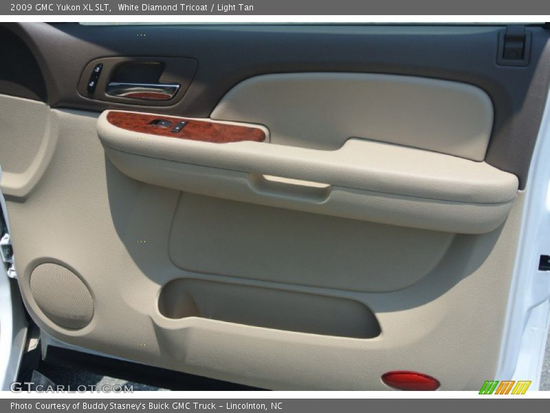 White Diamond Tricoat / Light Tan 2009 GMC Yukon XL SLT