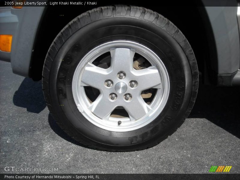 Light Khaki Metallic / Khaki 2005 Jeep Liberty Sport