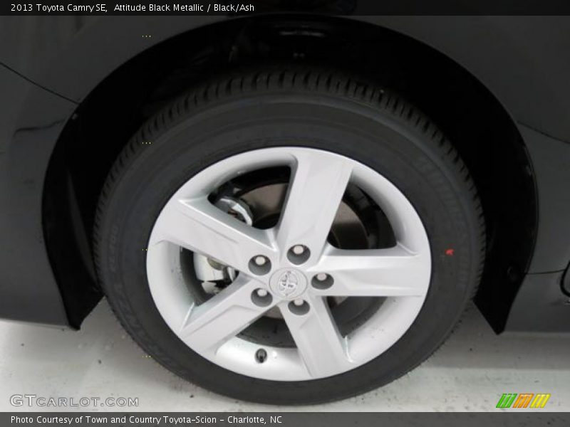 Attitude Black Metallic / Black/Ash 2013 Toyota Camry SE