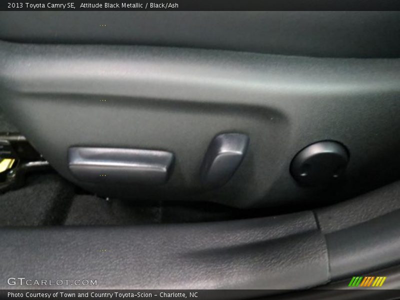 Attitude Black Metallic / Black/Ash 2013 Toyota Camry SE