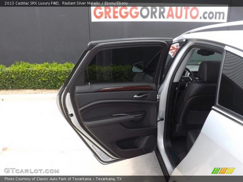 Radiant Silver Metallic / Ebony/Ebony 2013 Cadillac SRX Luxury FWD