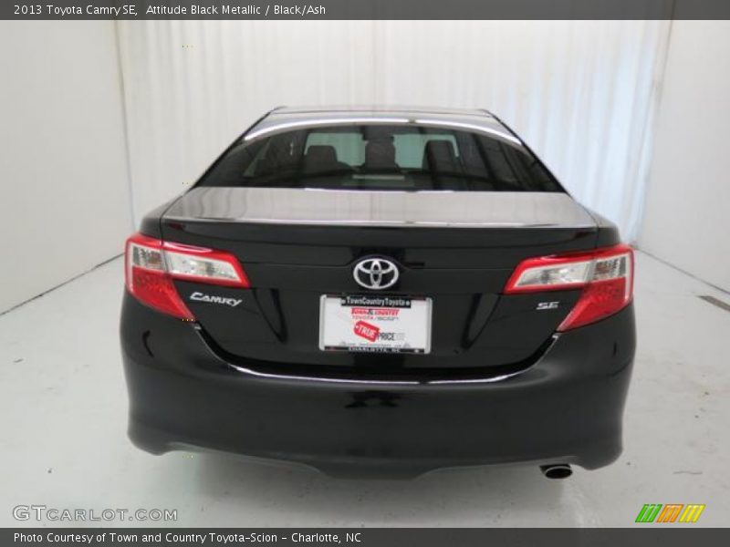 Attitude Black Metallic / Black/Ash 2013 Toyota Camry SE