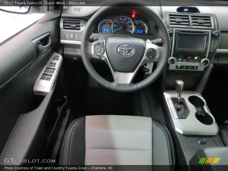Super White / Black/Ash 2013 Toyota Camry SE