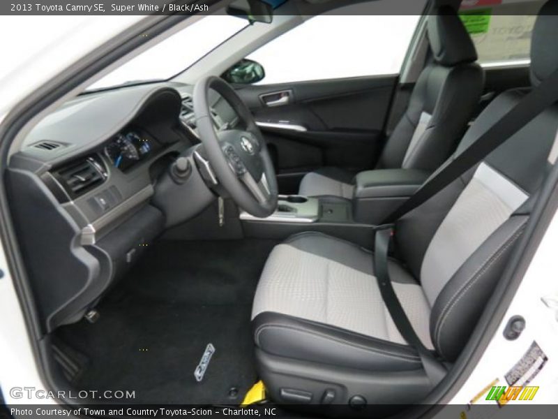 Super White / Black/Ash 2013 Toyota Camry SE