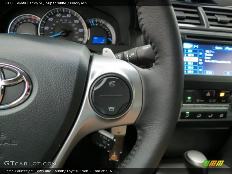 Super White / Black/Ash 2013 Toyota Camry SE