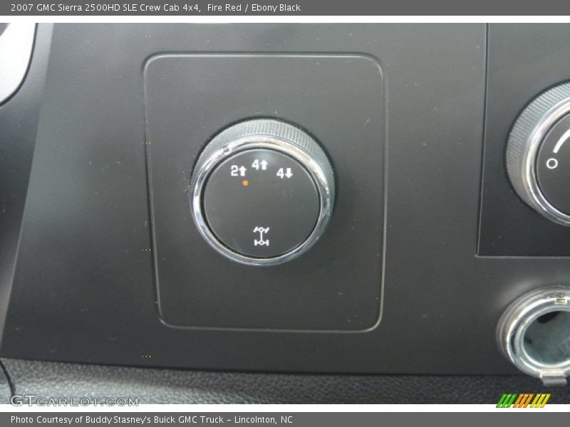 Controls of 2007 Sierra 2500HD SLE Crew Cab 4x4